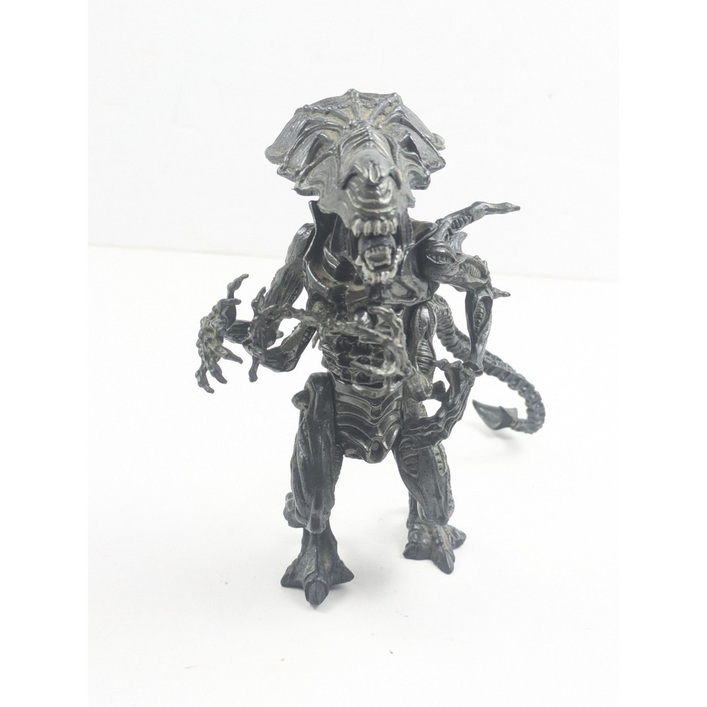 Queen Alien w/ Chest Hatchling Aliens 1992 Kenner Action Figure